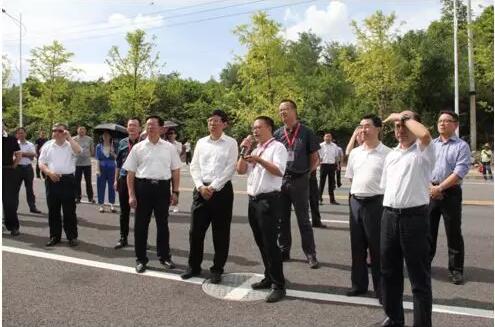 人生就是博大健康医药产业园迎来贵阳市半年经济工作会现场观摩组.jpg